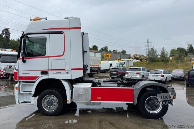 Tracteur routier standard MERCEDES-BENZ Actros 2044 4x4