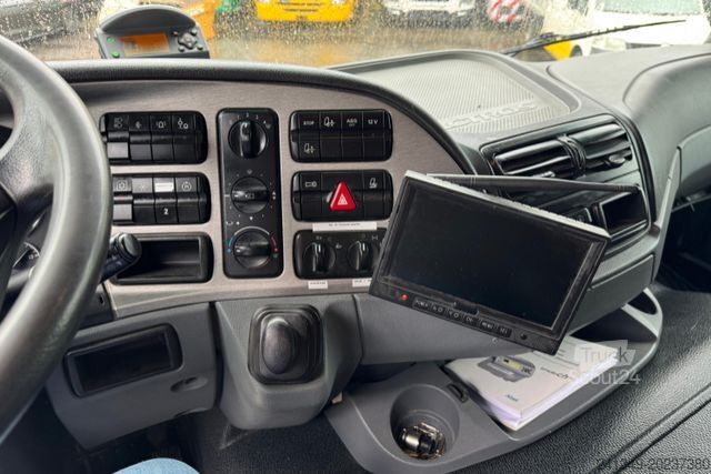 Tracteur routier standard MERCEDES-BENZ Actros 2044 4x4