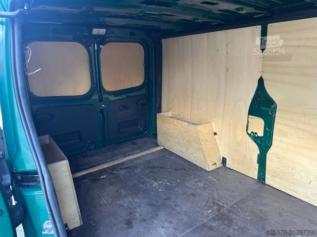 Fourgon tôlé RENAULT Trafic 1,6 / Einspritzung defekt / Klima
