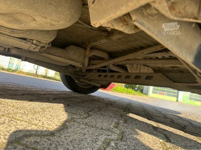 Fourgon tôlé RENAULT Trafic 1,6 / Einspritzung defekt / Klima