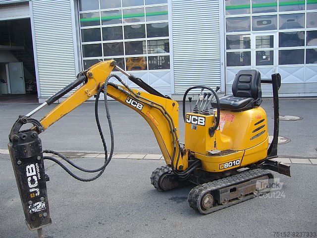 حفارة صغيرة JCB Micro
