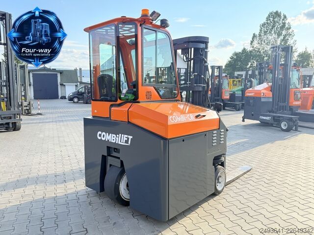 Chariot élévateur multidirectionnel Combilift CBE2500 TRIPLEX 4900 POSITIONER CABIN