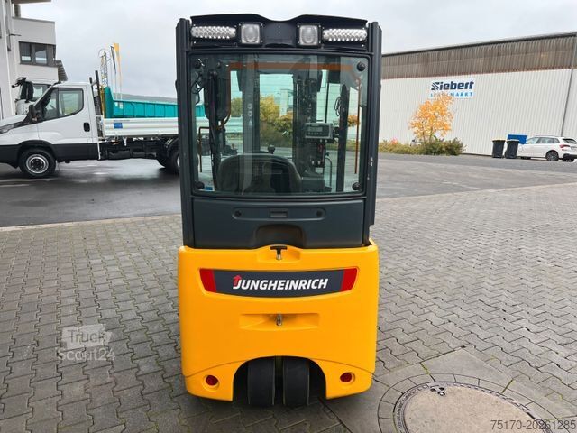 Frontstapler JUNGHEINRICH EFG 215 / Triplex: 4.25m! / SS / 1.285h / 2021