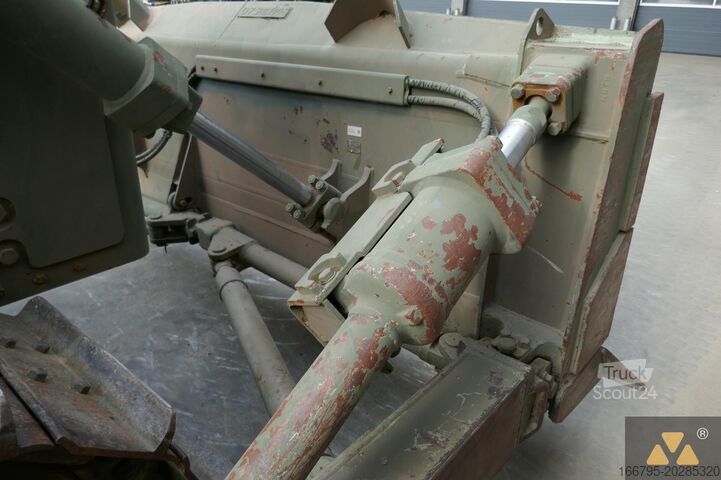 Planierraupe Caterpillar D7G Ex-army