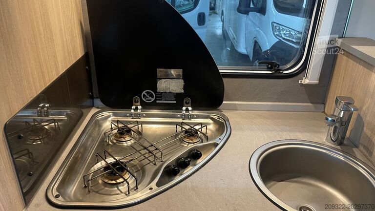 Polointegrovaný obytný automobil Fiat Ducato Carasuite 650 MF 4 Posti Letto | Semintegrato