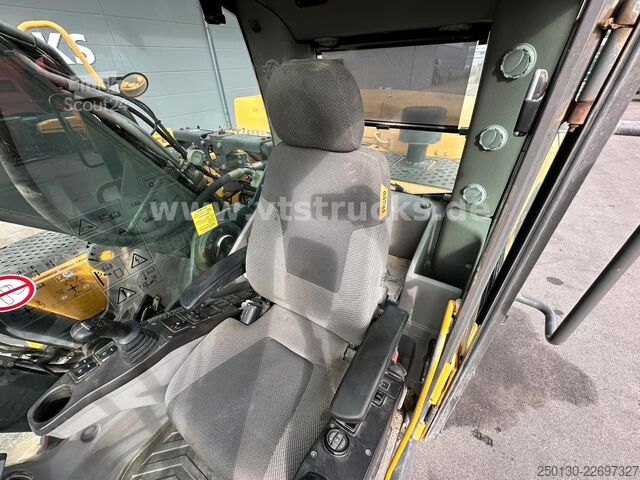 Excavadora de cadenas VOLVO EC300DN Kettenbagger mit Tieflöffel