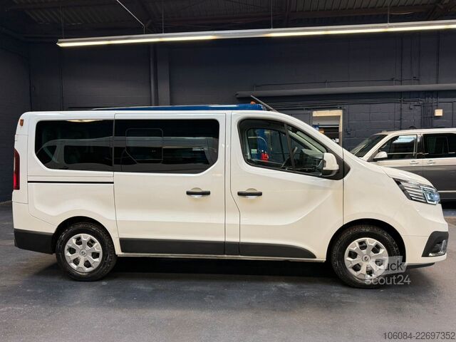 Minibusz RENAULT Trafic Kombi L1H1 Life Style 8 Sitze AC LED PDC