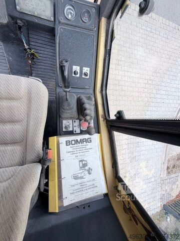 Rouleau monocylindre BOMAG BW 170 DH3