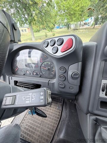 Fourgon tôlé IVECO ML75E18