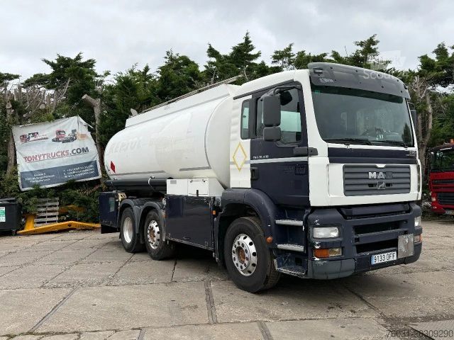 LKW mit Tankaufbau MAN TGA 26.430 6X2 Fuel Tank 21.000L 3 Comp + 2 Pump
