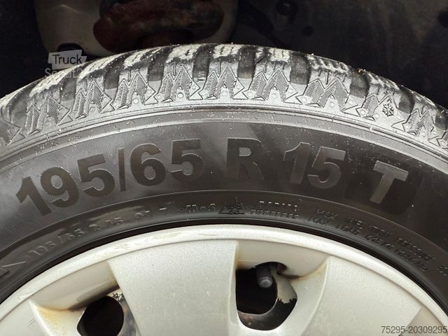 Minibus VOLKSWAGEN Caddy Kasten 1.6 TDI AHK TÜV03/2026 teilverglast