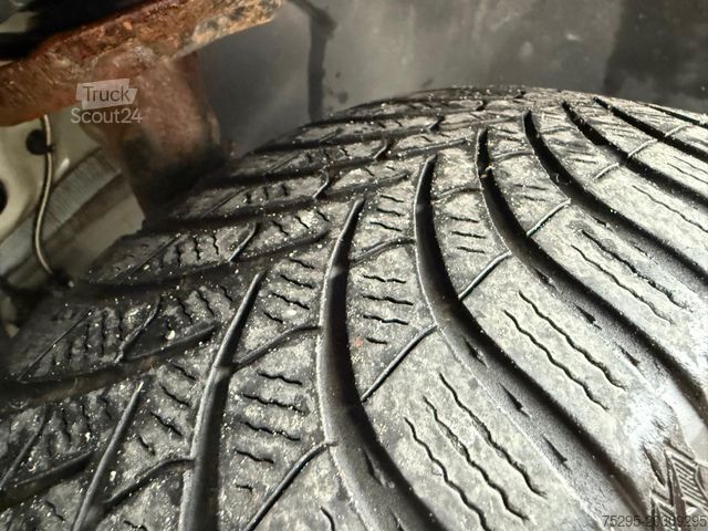 Minibus VOLKSWAGEN Caddy Kasten 1.6 TDI AHK TÜV03/2026 teilverglast