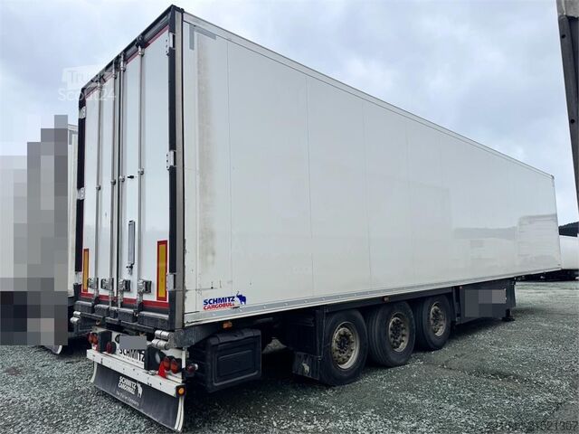 شبه مقطورة صندوق مبرد من Schmitz – متوفر عدة وحدات! Schmitz refrigerated box semi-trailer – Several available!