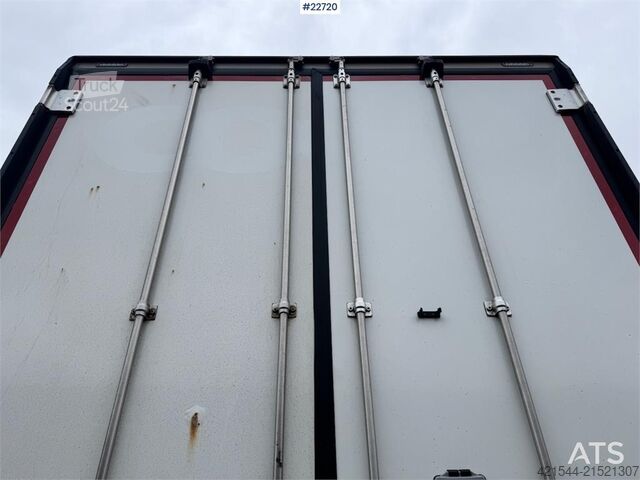 شبه مقطورة صندوق مبرد من Schmitz – متوفر عدة وحدات! Schmitz refrigerated box semi-trailer – Several available!