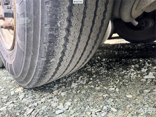 شبه مقطورة صندوق مبرد من Schmitz – متوفر عدة وحدات! Schmitz refrigerated box semi-trailer – Several available!