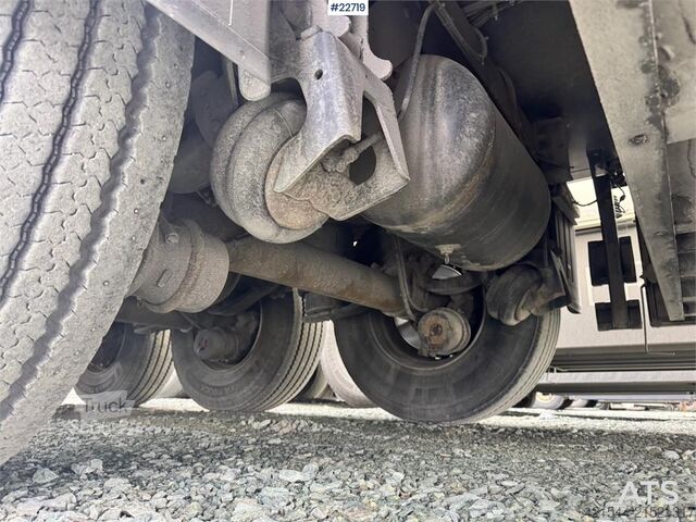 Schmitz SKO 24 koel-vries oplegger met vriezer Schmitz SKO 24 refrigerated box semi-trailer with freezer