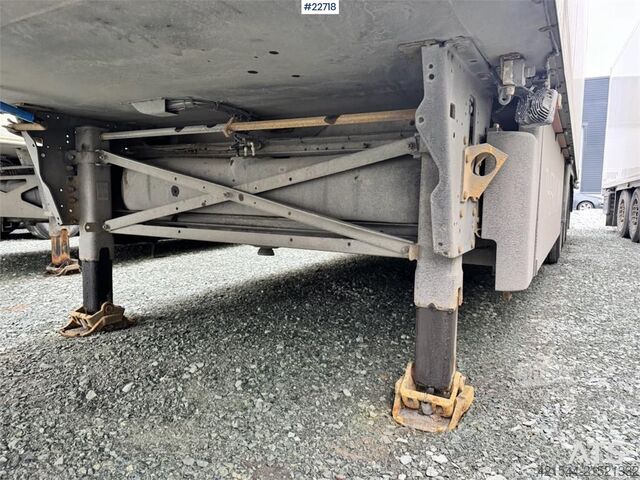 Pārvadājumi saldētavā/saldētavā Schmitz refrigerated/freezer semi-trailer with unit – trai