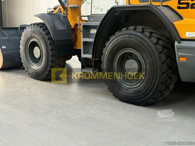 Pala gommata Liebherr L526