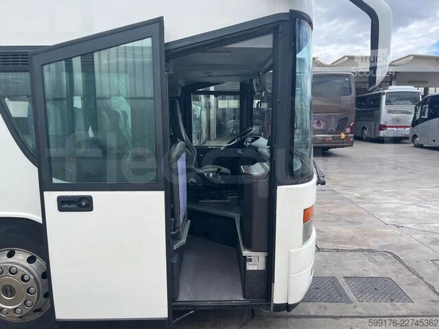 Setra S328, an fabricație 2000, 78 locuri pe scaune, normă de poluare Euro 2 Setra S328