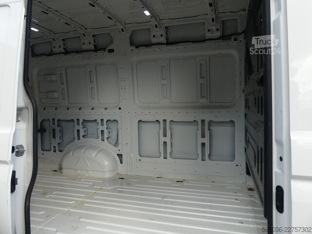 Panelvan VW Crafter Kasten 35 MittellangHochdach LED/NAVI/PDC