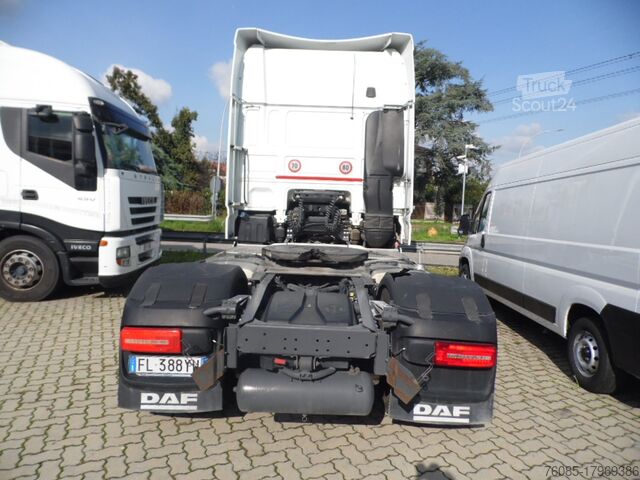 Standart traktör DAF XF 530