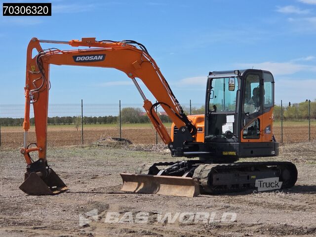 Minirýpadlo Doosan DX85 R-3 A/C - 3 Cucharas