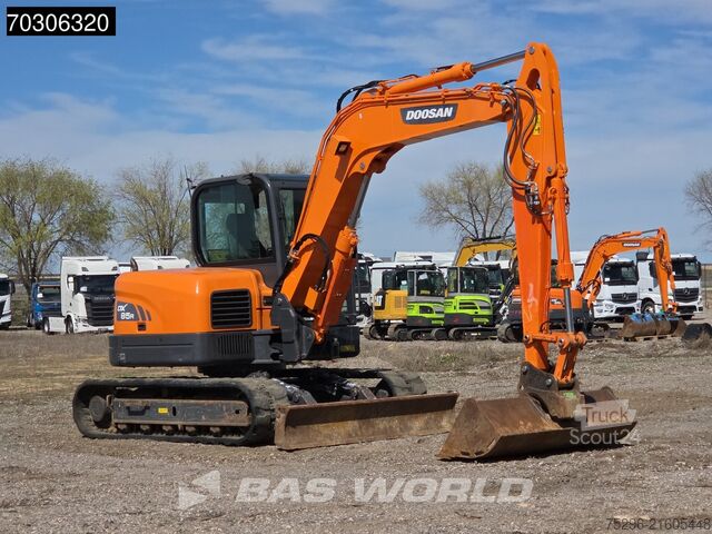 Minirýpadlo Doosan DX85 R-3 A/C - 3 Cucharas