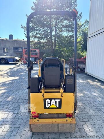 Jednovalcový valec CATERPILLAR CB1.7 / 2019 BJ / 430 Stunden