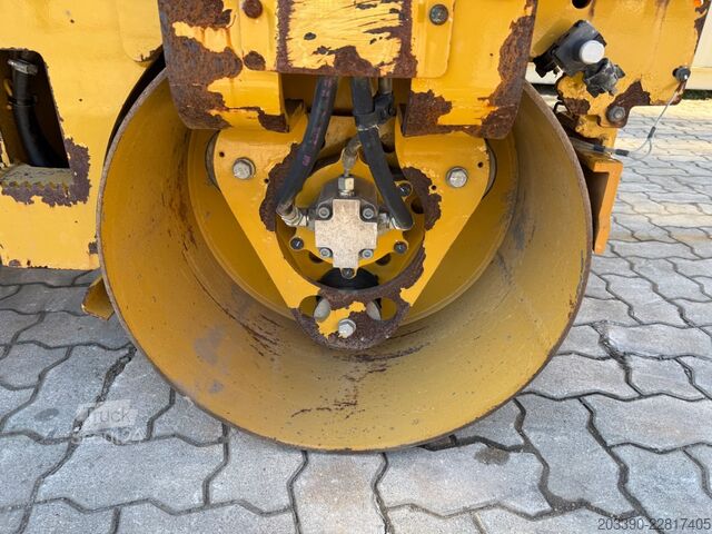 Jednovalcový valec CATERPILLAR CB1.7 / 2019 BJ / 430 Stunden