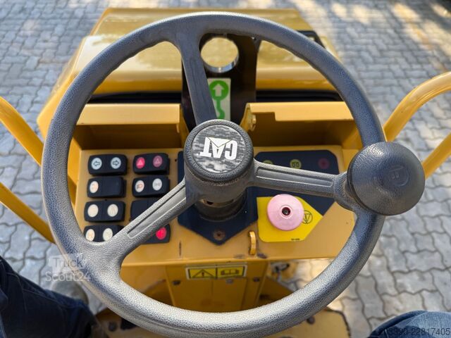 Jednovalcový valec CATERPILLAR CB1.7 / 2019 BJ / 430 Stunden