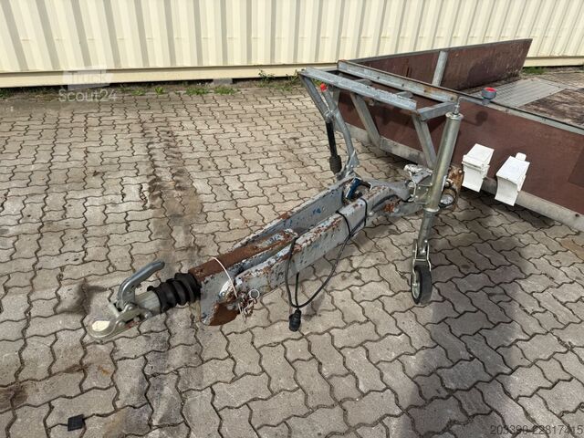 Autoprieves  Köper Anhänger mit Verladerampen / TÜV 01/28