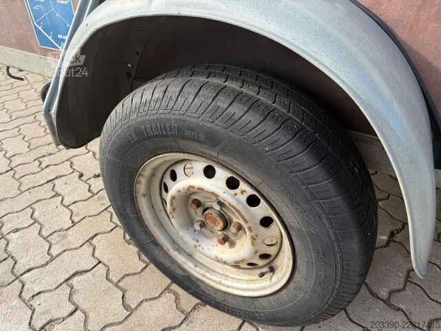 Autoprieves  Köper Anhänger mit Verladerampen / TÜV 01/28