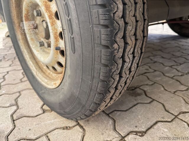 Autoprieves  Köper Anhänger mit Verladerampen / TÜV 01/28