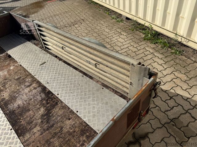 Autoprieves  Köper Anhänger mit Verladerampen / TÜV 01/28