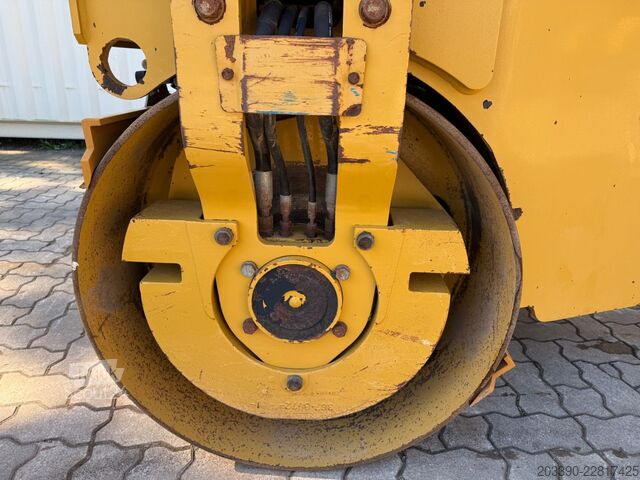 Jednovalcový valec CATERPILLAR CB34B / 2018 BJ / 1.244 Stunden / 4.3 Tonnen