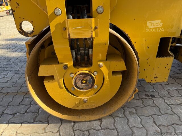 Jednovalcový valec CATERPILLAR CB34B / 2018 BJ / 948 Stunden / 4.3 Tonnen