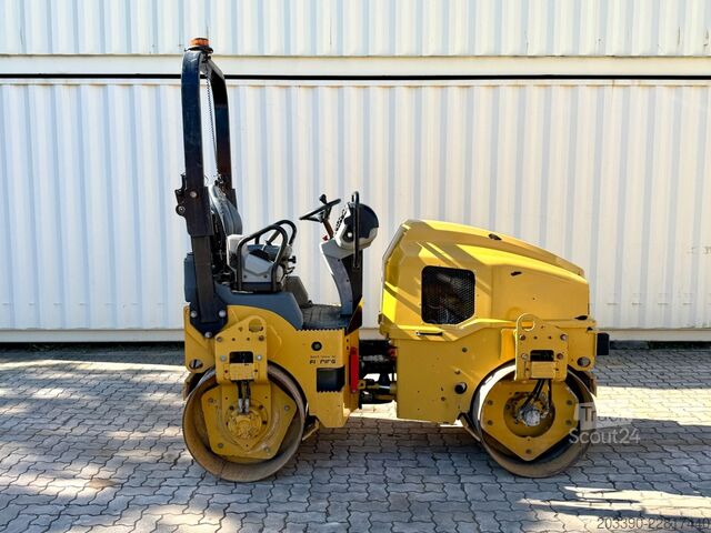 Jednovalcový valec CATERPILLAR CB2.7 / 2018 BJ / 845 H / 2.5 Tonnen