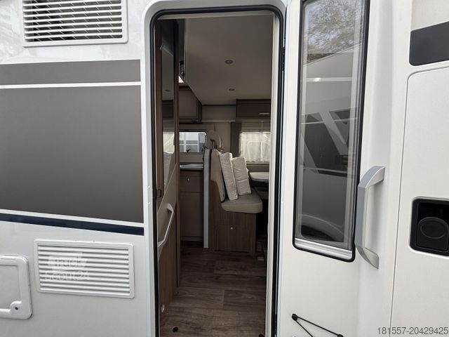 Ημιενσωματωμένο αυτοκινούμενο τροχόσπιτο CARADO T 447 pro+, 5. Sitzplatz, Hubbett, Digitalpaket