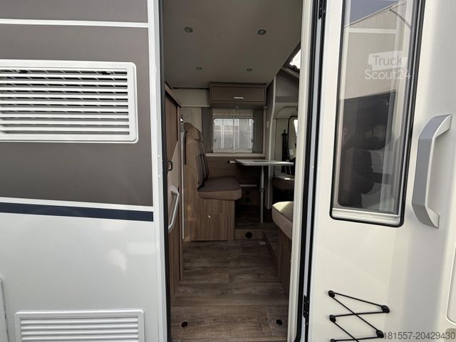 Ημιενσωματωμένο αυτοκινούμενο τροχόσπιτο CARADO T 338 Pro+, Automatik, LED, Markise