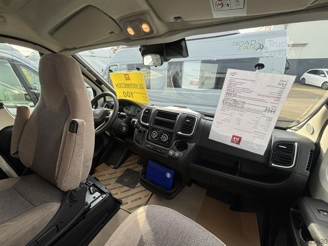 Ημιενσωματωμένο αυτοκινούμενο τροχόσπιτο CARADO T 338 Pro+, Automatik, LED, Markise