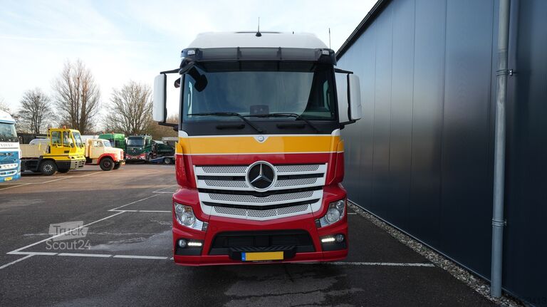 Standard-SZM Mercedes-Benz Actros 1942 tractor unit