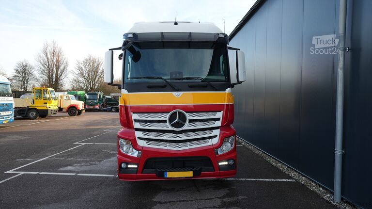 Standard-SZM Mercedes-Benz Actros 1942 tractor unit