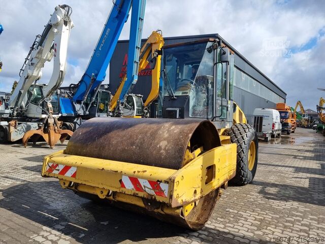 Enkele wals Caterpillar CS 56