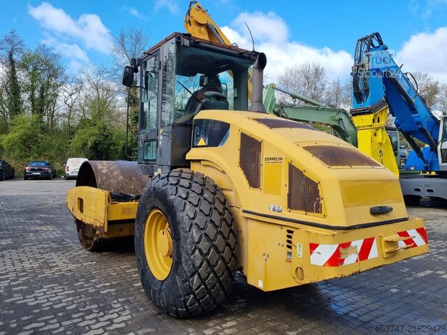 Enkele wals Caterpillar CS 56