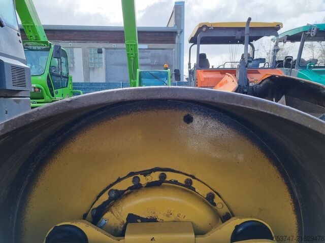 Enkele wals Caterpillar CS 56