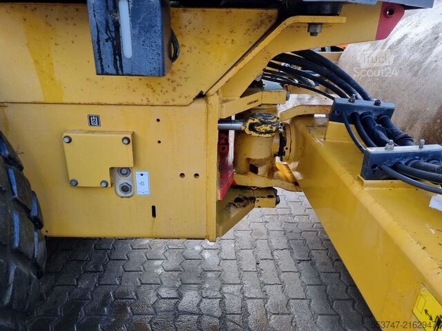 Enkele wals Caterpillar CS 56