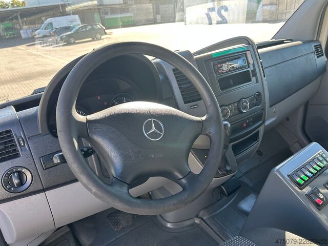 Пожарна кола MERCEDES-BENZ Sprinter 316 / Trage Liege Rampe