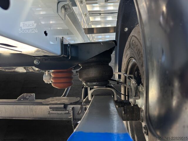 Autonkuljetuspakettiauto RENAULT Master Automatik AHK 3,5 Aluminium Aufbau