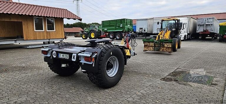 Trattore stradale Kröger EAD14