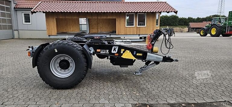 Trattore stradale Kröger EAD14